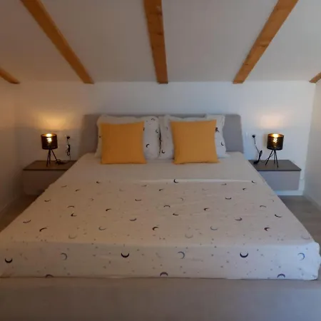 Seaview Suites Ondina Komiza Exterior photo
