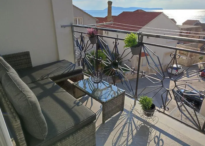 Seaview Suites Ondina