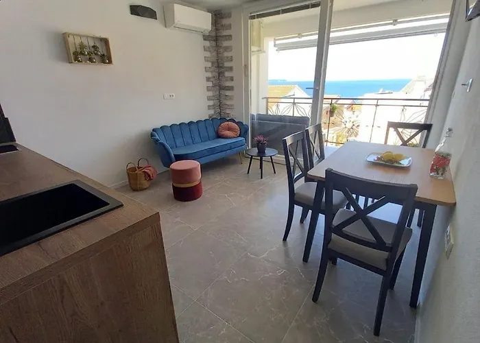 Seaview Suites Ondina