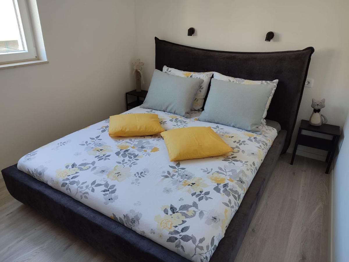 Apartment Seaview Ondina Komiza